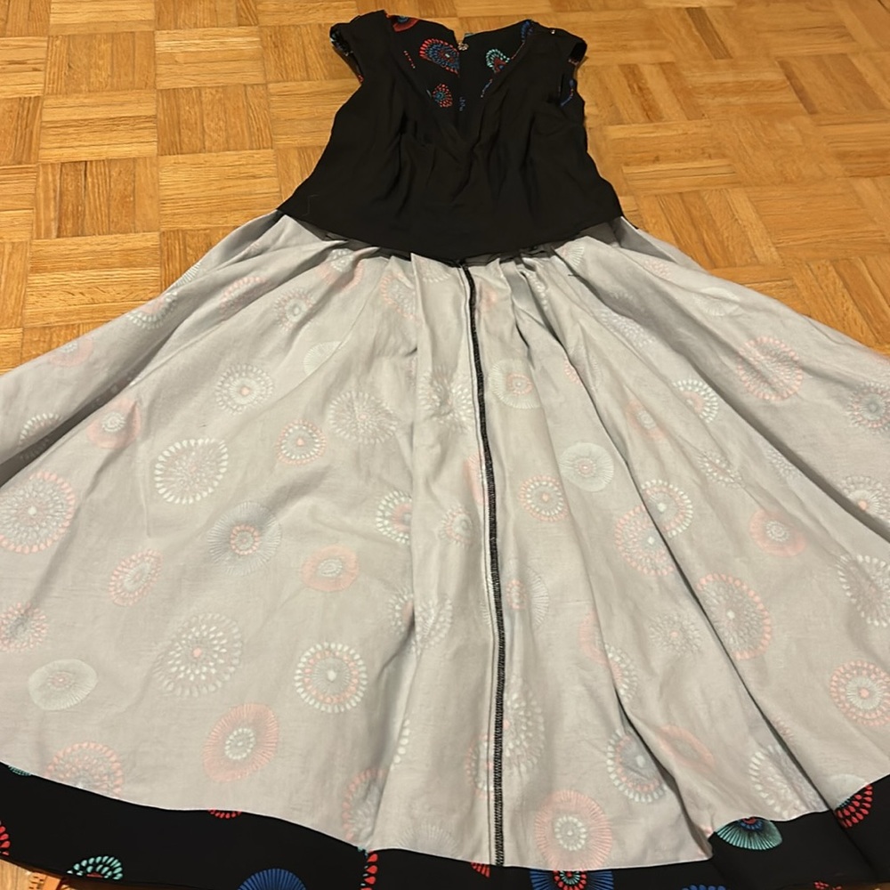 kate spade Black Sleeveless Midi Dress with Red and Teal Circular Print - Picture 6 of 13